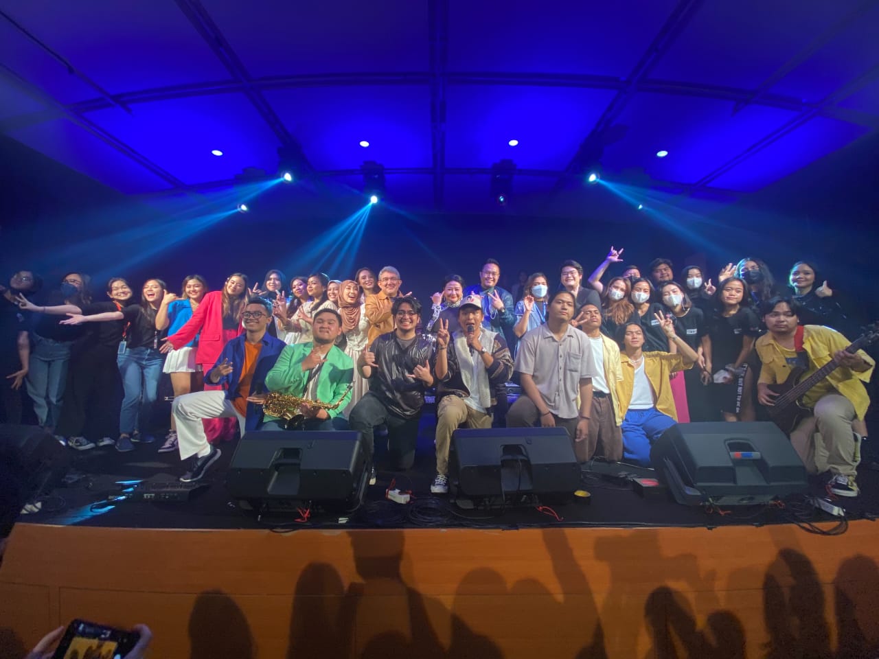 Konser LSPR Band Usung Tema “A Razzle Dazzle Mixtape Era of 2000s”