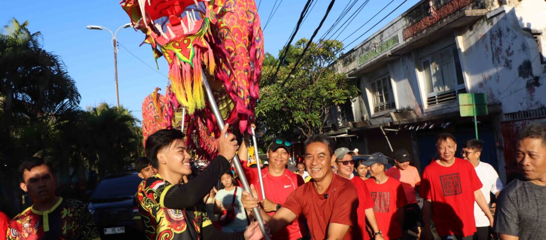 Ikuti Jalan Santai Perayaan Kongco Seng Hong Ya ke-117, Wabup Supriatna: Momentum Jaga Persatuan dan Silaturahmi Warga