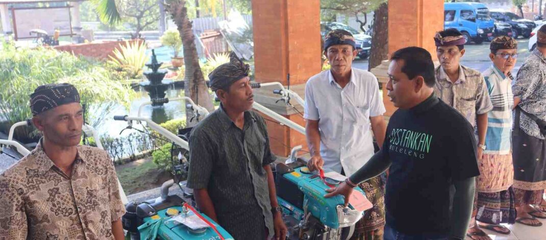 Kelompok Subak Terima Bantuan Traktor dan Perbaikan Irigasi, Dorong Produktivitas Pertanian Menuju Kemandirian Pangan