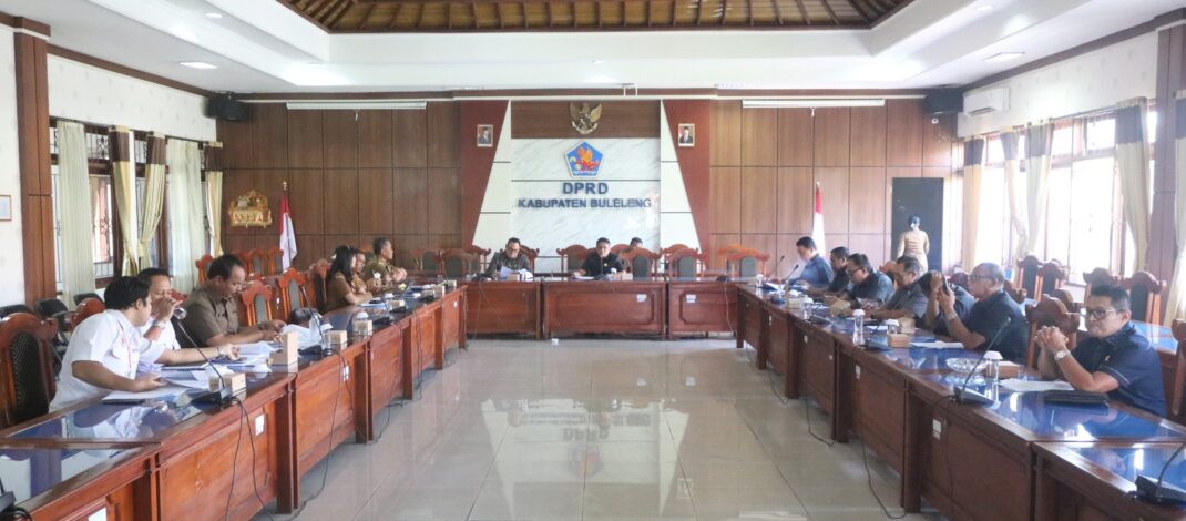 Komisi III DPRD Buleleng Gelar Rapat Kerja Bahas LKPJ Bupati Tahun 2025 Bersama Mitra Kerja