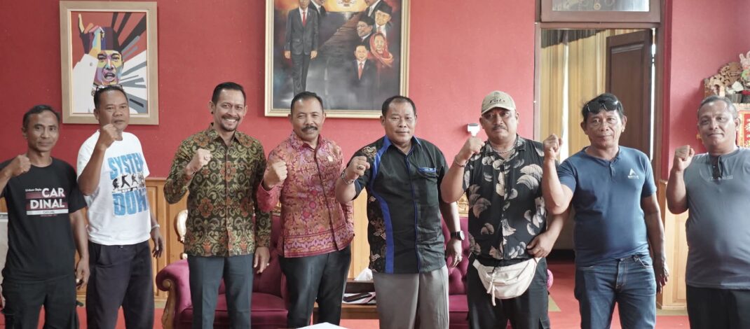 Terima Aspirasi Kelompok Tani Hutan Pejarakan, Ketua DPRD Buleleng Dukung Pengelolaan Hutan Berbasis Pelestarian dan Ekonomi