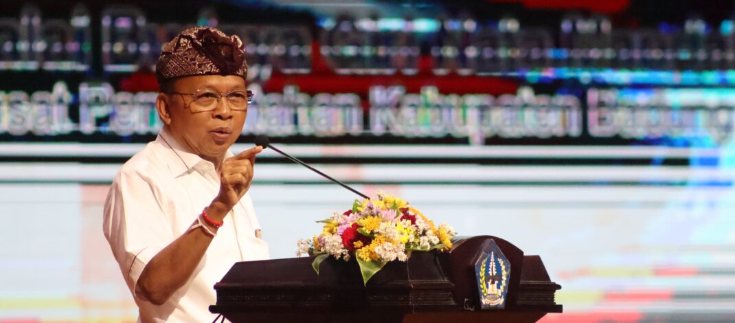 Gubernur Koster: Pelaku Usaha Pariwisata Wajib Kelola Sampah Mandiri demi Jaga Masa Depan Wisata Bali