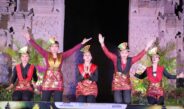 Puncak Dies Natalis Perdana IAHN Mpu Kuturan, Civitas Disuguhkan Garapan Seni dari Mahasiswa