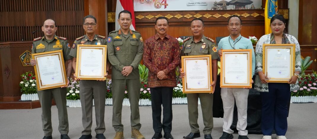 Komitmen Jaga Ketertiban dan Pariwisata Budaya, Satpol PP Buleleng Raih Penghargaan Bali Trepti