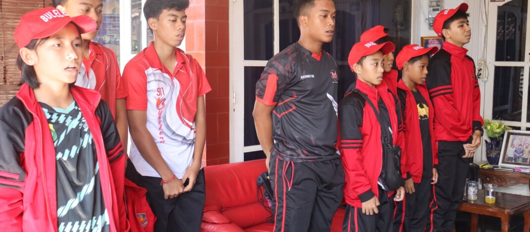 12 Atlet Bulutangkis Buleleng Dilepas ke Porjar Bali, Siap Tampil All-Out