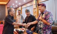 Gubernur Koster Serap Aspirasi Pelaku Usaha Taksi dan Dorong Percepatan Elektrifikasi Transportasi di Bali