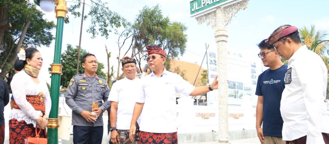 Sampah Plastik Disulap Jadi Infrastruktur Kota, Buleleng Mulai Pasang Plang Jalan Ramah Lingkungan