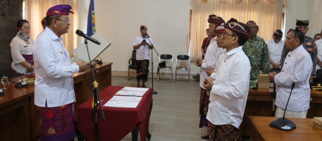 Bupati Sutjidra Lantik 3 Direksi Perumda Pasar