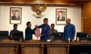 Tanggapi Pandangan Umum Fraksi, Giri Prasta: Masukan Konstruktif, Sinergi Eksekutif-Legislatif untuk Kesejahteraan Krama Bali