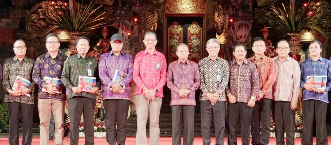 Gubernur Koster Libatkan 12.942 Mahasiswa Bangun Desa se-Bali melalui Program Pengabdian Masyarakat Desa Kerthi Bali Sejahtera