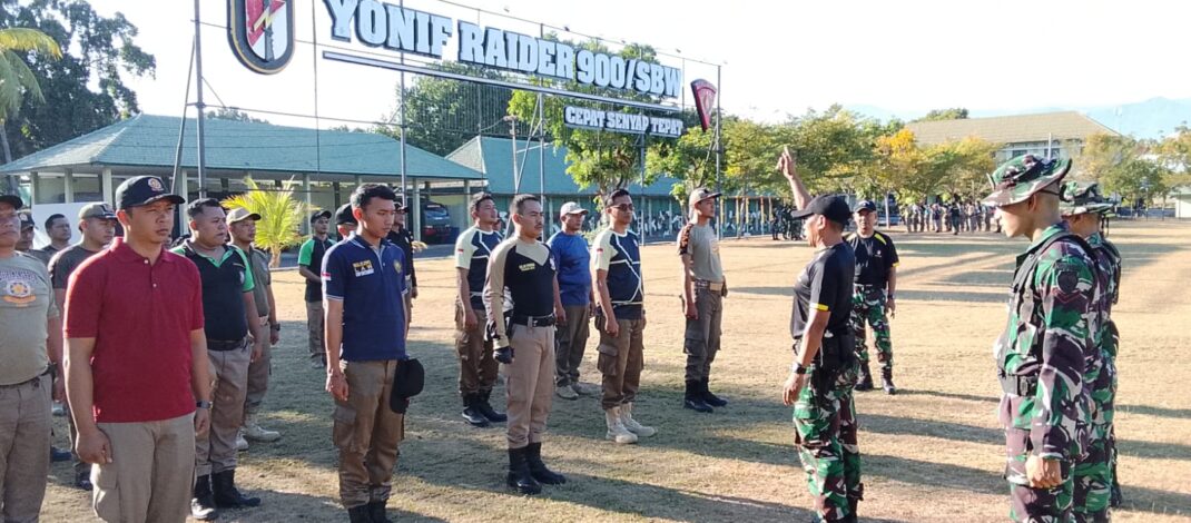 Satpol PP Buleleng Tingkatkan Kapasitas Personel Melalui Pelatihan Bersama Yonif Raider 900/SBW