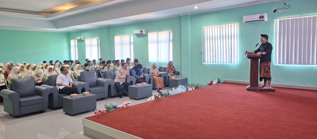 KPU Kabupaten Buleleng Berikan Pendidikan Demokrasi kepada Siswa MAN Buleleng