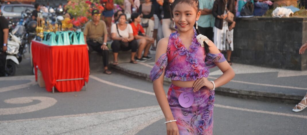 Fashion Show Busana Pantai Semarakkan Hari Ketiga Lovina Festival, Ruang Kreatif Pelaku Ekraf Buleleng Kian Terbuka