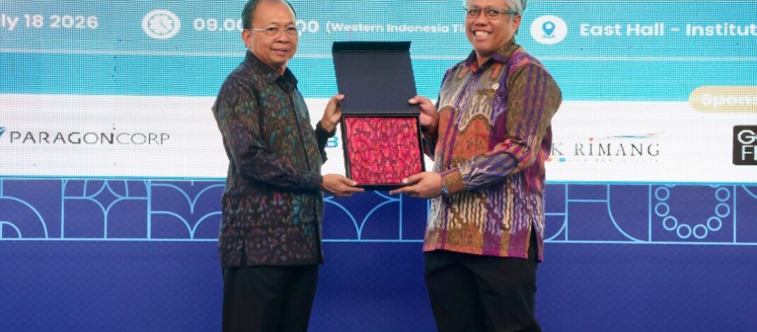 Jadi Pembicara Utama pada Konferensi Internasional di ITB, Gubernur Koster: Transformasi Digital harus Perkuat Budaya dan Kearifan Lokal