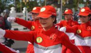 Bupati Sutjidra Lepas Gerak Jalan 8 Kilometer Tingkat SMP, Tanamkan Semangat Disiplin dan Jiwa Kebangsaan