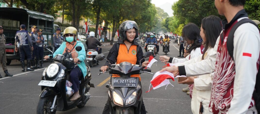 Ribuan Bendera Dibagikan, Wabup Supriatna: Agar Masyarakat Secara Kolektif Bisa Merayakan HUT RI Penuh Suka Cita