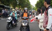 Ribuan Bendera Dibagikan, Wabup Supriatna: Agar Masyarakat Secara Kolektif Bisa Merayakan HUT RI Penuh Suka Cita