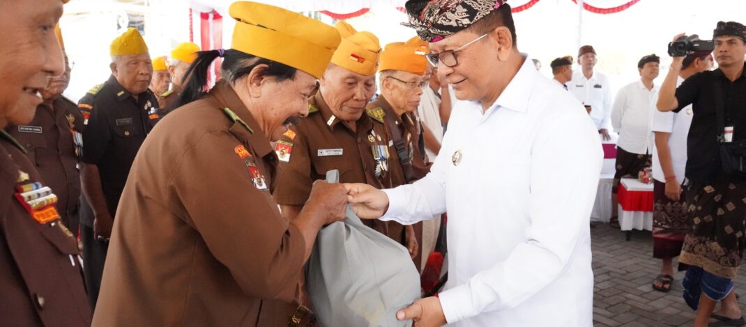 Bupati Sutjidra Temui Veteran dan Keluarga Pejuang, Tegaskan Jasa Perjuangan Tak Boleh Dilupakan