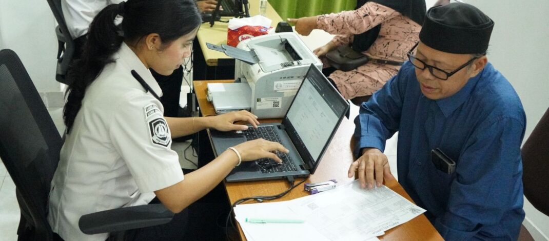Imigrasi Singaraja Layani 104 Calon Jemaah Haji BulelengJembrana Lewat Eazy Passport