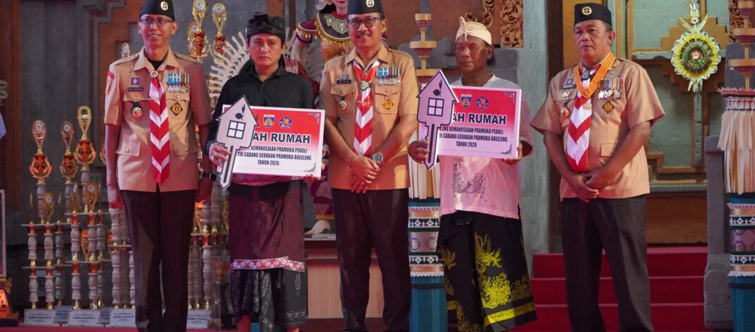 Puncak Peringatan Hari Pramuka, Kwarcab Buleleng Serahkan Dua Rumah Layak Huni