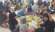 Sehari Maulidan di Masjid Agung Jami’ Singaraja, Pagi Kirab hingga Malam Megibung
