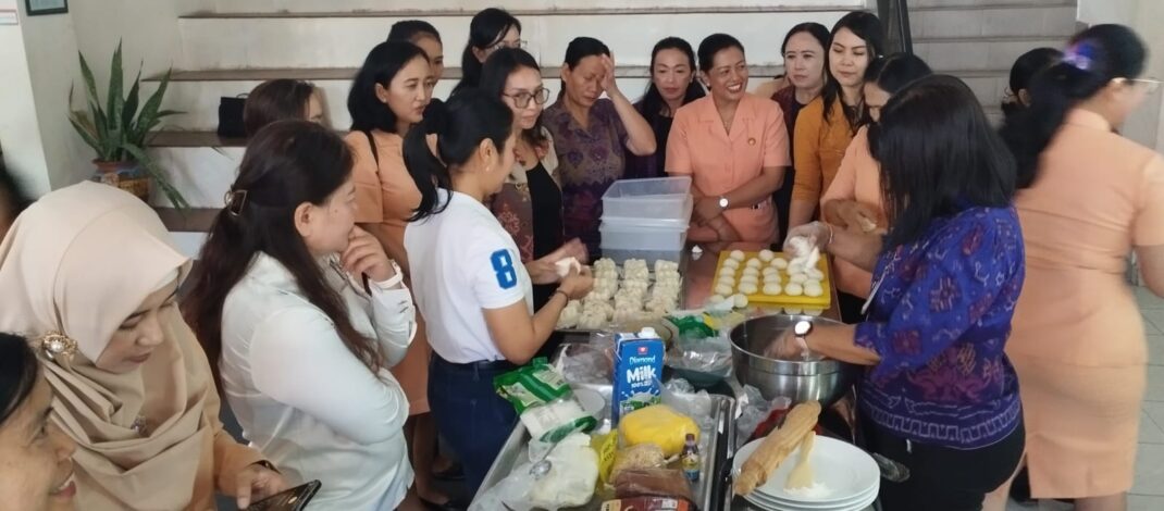 Tak Sekadar Kumpul, DWP Buleleng Bekali Anggota Keterampilan Olahan Kuliner
