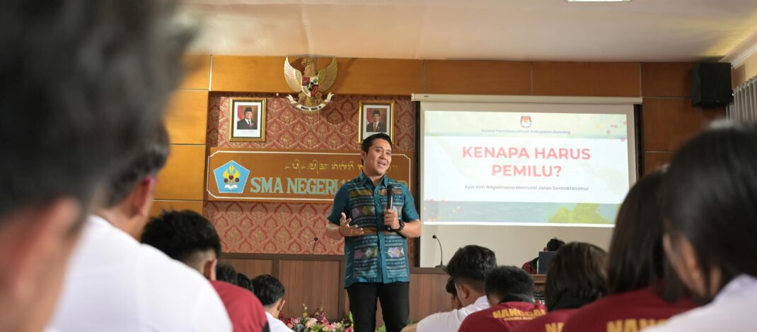 KPU Buleleng Ajak Siswa SMAN 1 Banjar Kenali Demokrasi dan Pemilu