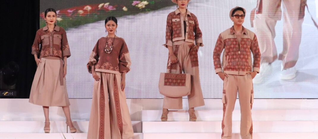 Gelar Fashion Roadshow di Buleleng, Dekranasda Bali Dorong Pembinaan Desainer dan UMKM Lokal