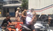 Di Tengah Antrean BBM, Pemkab Buleleng Bersama Masyarakat Hadirkan Kepedulian Lewat Donasi Air Mineral